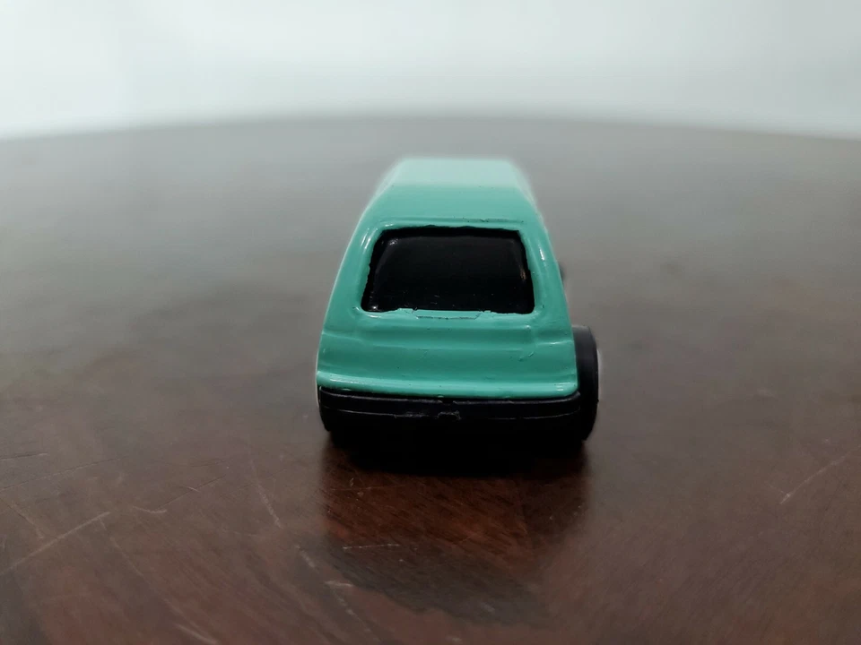Миниатюрный игрушечный автомобиль Schylling литой с откатом длиной 1,5 дюйма  - Изображение 2 из 4