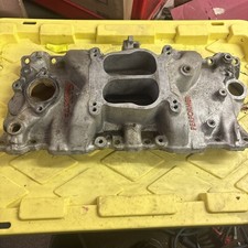 Intake Manifold Edelbrock 2104 87-95 Sbc Performer Chevy Dual Plane Center Bolt