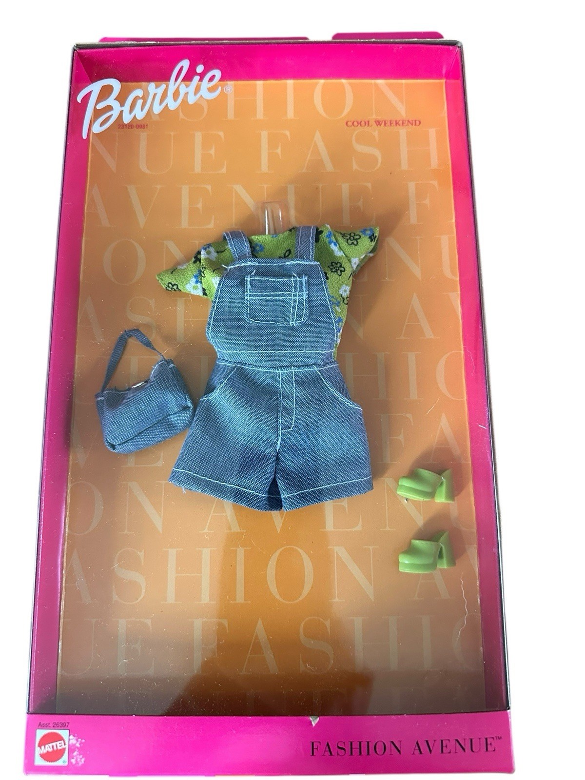 Vintage Barbie Fashion Avenue Mattel Doll #26397 Cool Weeken