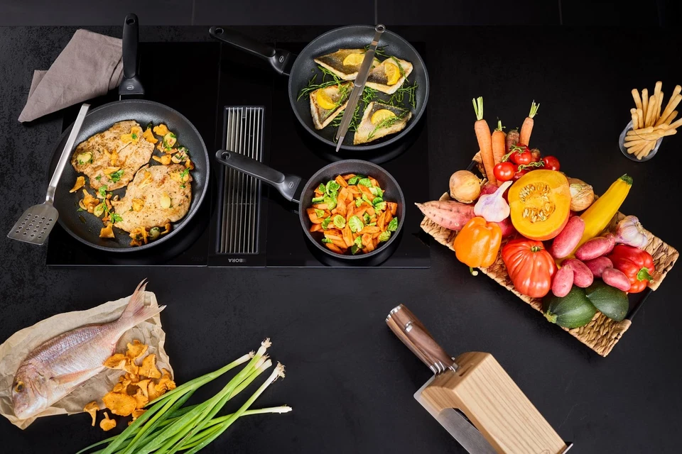 Stainless Steel Hook Perforated Turner, 13-inch,10071 - Image 2 of 4