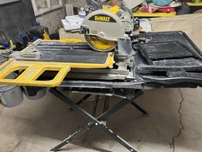 Dewalt 10in High Capacity Wet Tile Saw with Stand Excellent Condition