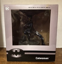 Catwoman DC Comics PVC Statue Chronicles Collectibles Jim Lee ThinkGeek GameStop