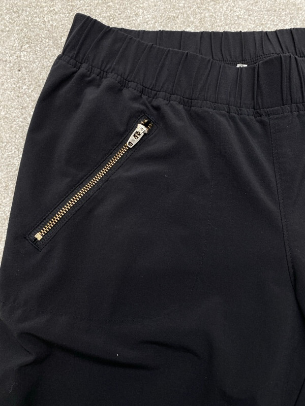 Athleta Slim Straight Crop Pants V/700026462 Womens Size 2 Black