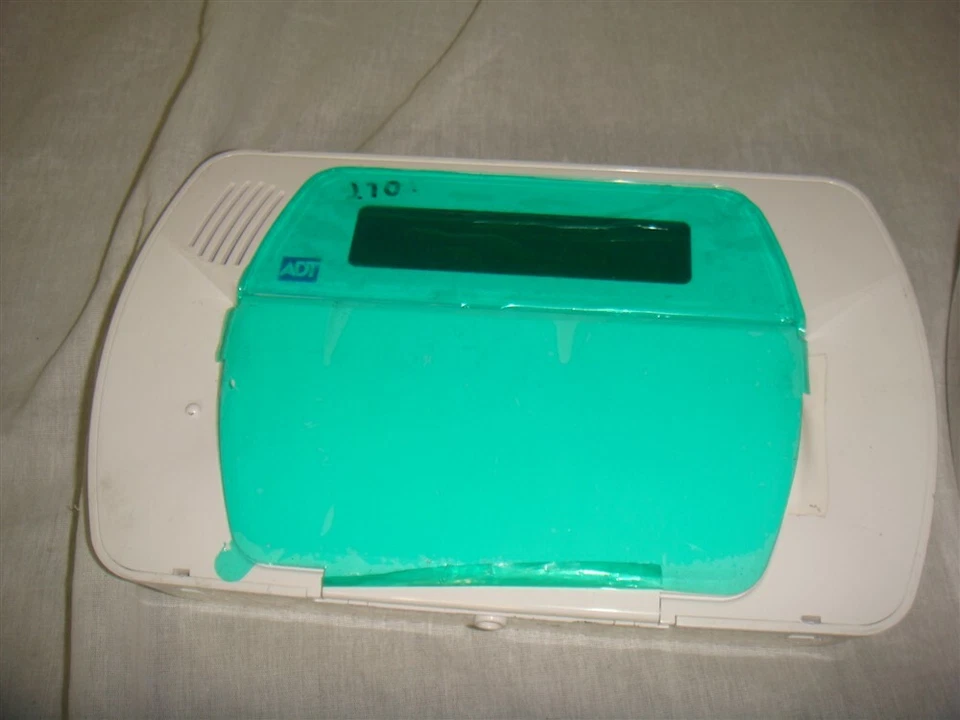 ADT RESIDENTIAL ALARM PANELS 2 QTY SCW9057G-433 & KEYPAD WTK5504-433 - Image 2 of 4