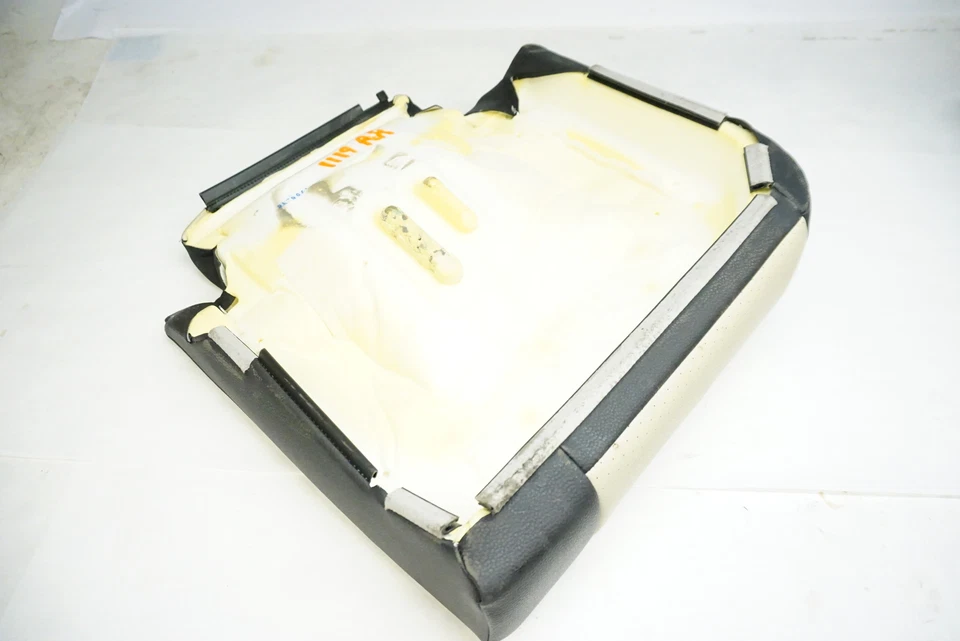 Almofada de banco traseiro Volkswagen Tiguan 2017 5N0885406AQ - Imagem 3 de 3