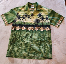 Winnie Fashion Hawaii Hawaiian island shirt Men's Size Large.