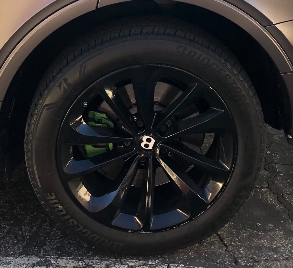 Bentley Bentayga Rim & Tires