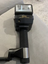 Sunpak Auto auto 555 Handle Mount Flash . Only body flash, no batteries