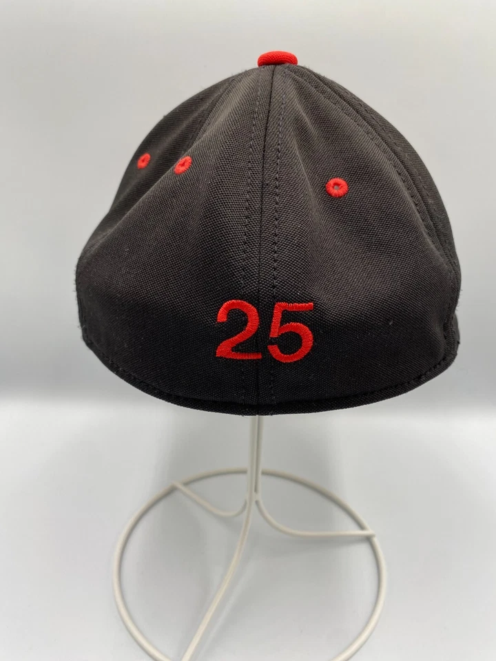 Gorra ajustada con emblema con logotipo IH talla XS negra Foto 3 de 4