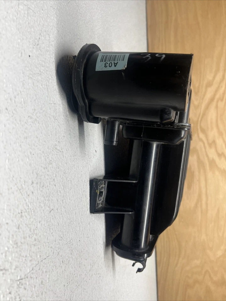 Hyundai Elantra 2017 bote de carbón de vapor de combustible OEM #181 Foto 2 de 4