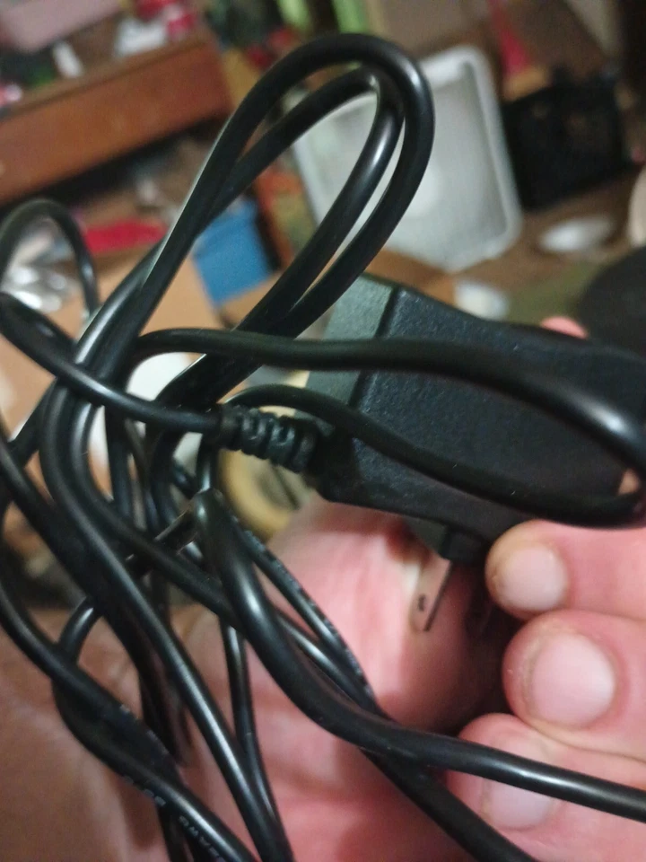 Genuine Casio Switching Adaptor Model : AD-A60024 6V 240mA AC - Image 2 of 4