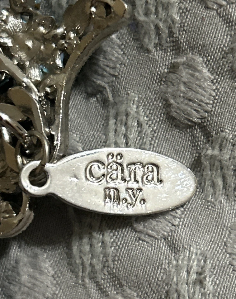 Collar mariposa CARA COUTURE para mujer Foto 3 de 4