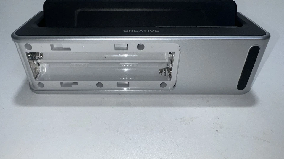 Altavoz portátil XM Creative TravelSound MF5030 🔊 | AC/Batería | Retirado Foto 3 de 4