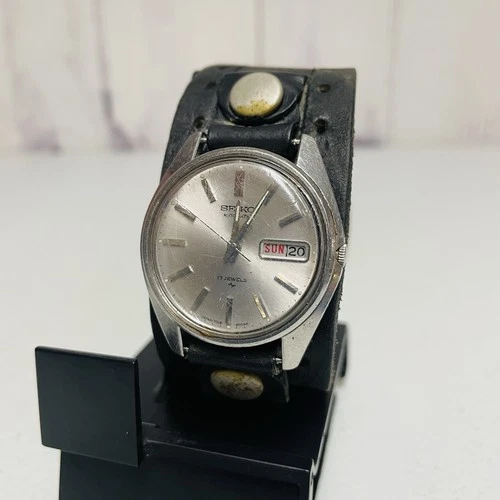 Vintage Seiko 7006-8007 Automatic Mens Watch 17 Jewels Works!