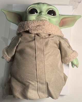 Disney Star Wars: The Mandalorian Yoda The Child 11 inch Action Figure- GWD85