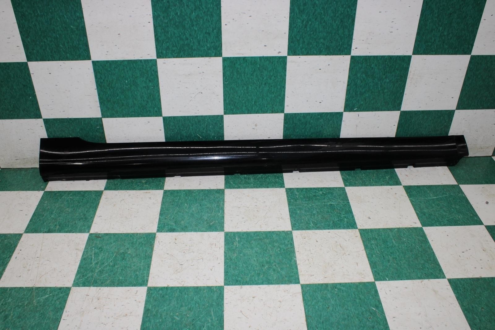 ⚠️SCUFFS⚠️ 13-18 Flying Spur Black Passenger Right RH Rocker Molding Side Skirt