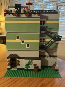 LEGO Creator Expert 10185 Green Grocer Complete Retired 100% No Box Manual