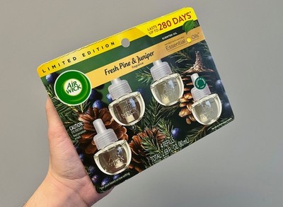 Air Wick Plug in Scented Oil Refill, Fresh Pine and Juniper. 