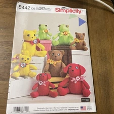 Simplicity Pattern 8442 Felt Stuffed Animals 2 Sizes: Frog~Bear~Cat & Dog