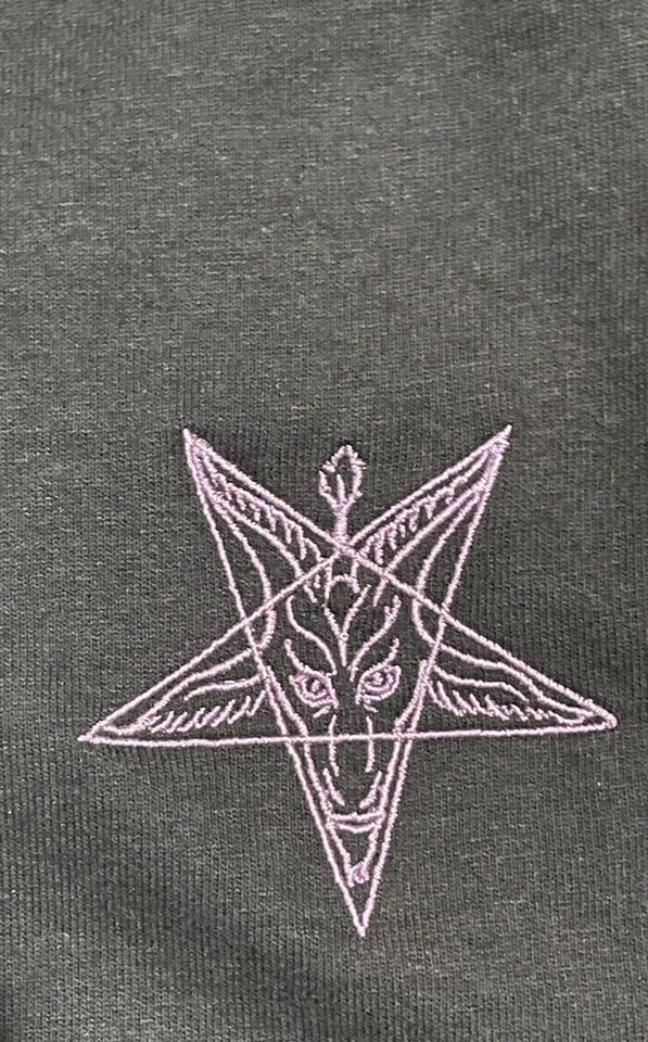 Pantalones Cortos Baphomet Pentagrama Invertido Bordados Talla GRANDE Foto 2 de 3