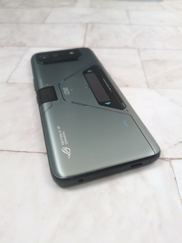 ASUS ROG Phone 6D Ultimate 512 Go (débloqué) 5G 6,78 pouces 16 Go RAM 50 Mpx gris sidéral - Photo 12 sur 15