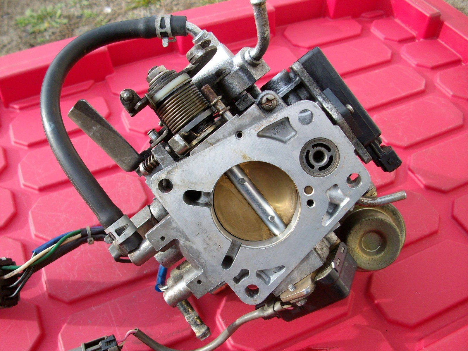 86 87 88 89 NISSAN D21 HARDBODY PICKUP 2.4L THROTTLE BODY 6Pin 1