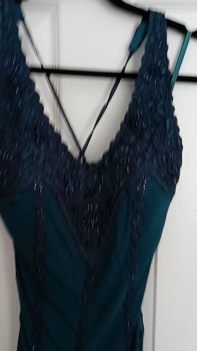 Vintage SUE WONG Women's Green Silk Beaded, Crochet Fringe Hem Dress Size 6 | eBay Vintage SUE WONG Women's Green Silk Beaded, Crochet Fringe Hem Dress Size 6 | eBay