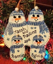 Personalize ORNAMENT Family of 4 Snowman U CHOOSE NAME  YEAR Christmas Snowmen
