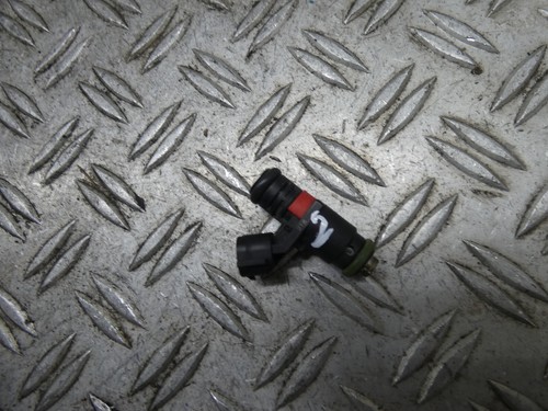 VW Polo 6R Einspritzdüse 03E906031C 1.2 Nr.2 Bj.2010