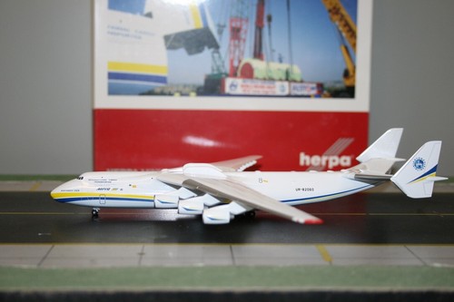 Herpa Wings 1:400 Antonov Airlines An-225 Mriya UR-82060 (562287) Model Plane - Picture 7 of 8