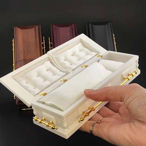 Bara in miniatura in legno colore BIANCO per casa delle bambole 1:12 funerale sepolto - Foto 6 di 17