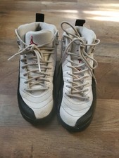 Jordan 12 retro white / Black size 4Y 153265-162