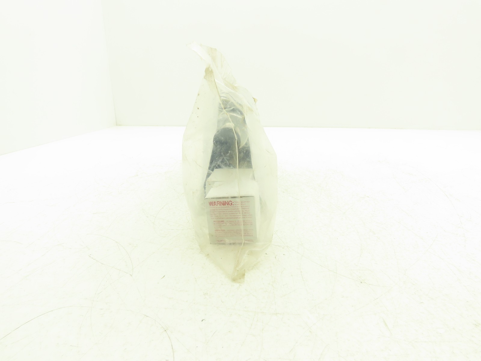 Numatics I24RT115JP00000 Pneumatic Valve Pressure Regulator Manifold Assembly