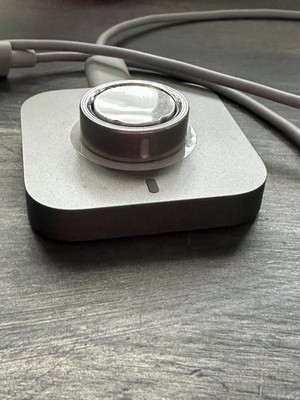 Oura Ring Gen 4 || Size 8 || Brushed Silver with Charger (Preowned)