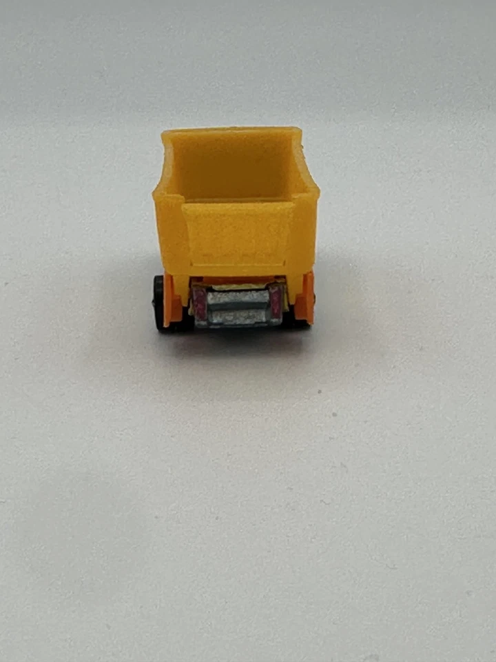 Camión Hot Wheels Redline 1969 The Heavyweights Dept of Sanitation verde HK Foto 4 de 4