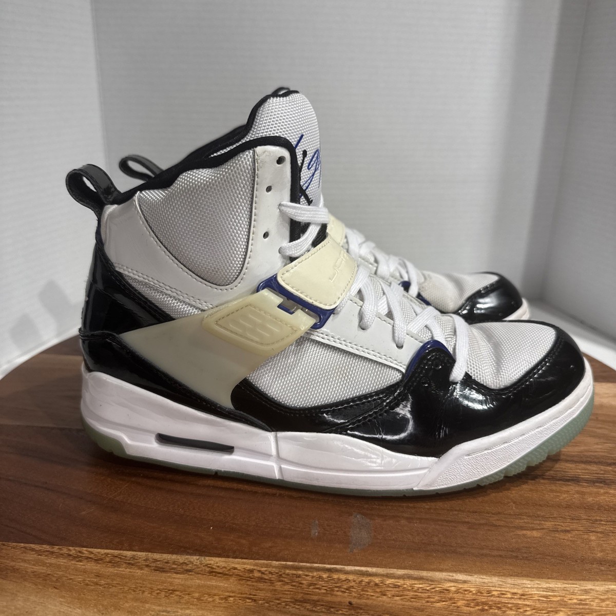Brand new, Authentic Air Jordan Jordan Flight 45 High Concord size 9.5 Air Jordan Flight 45 High  main image 2