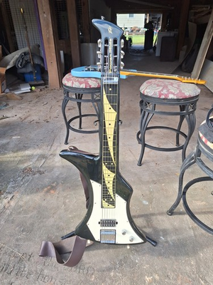 #ad Used Peavey Powerslide Black Solid Body Electric Guitar With Case $399.99