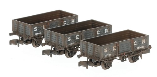 942002 Rapido Trains N SECR Wagons Pack 2 SECR Livery 5 Planks Deluxe Weathered | Zustand: New