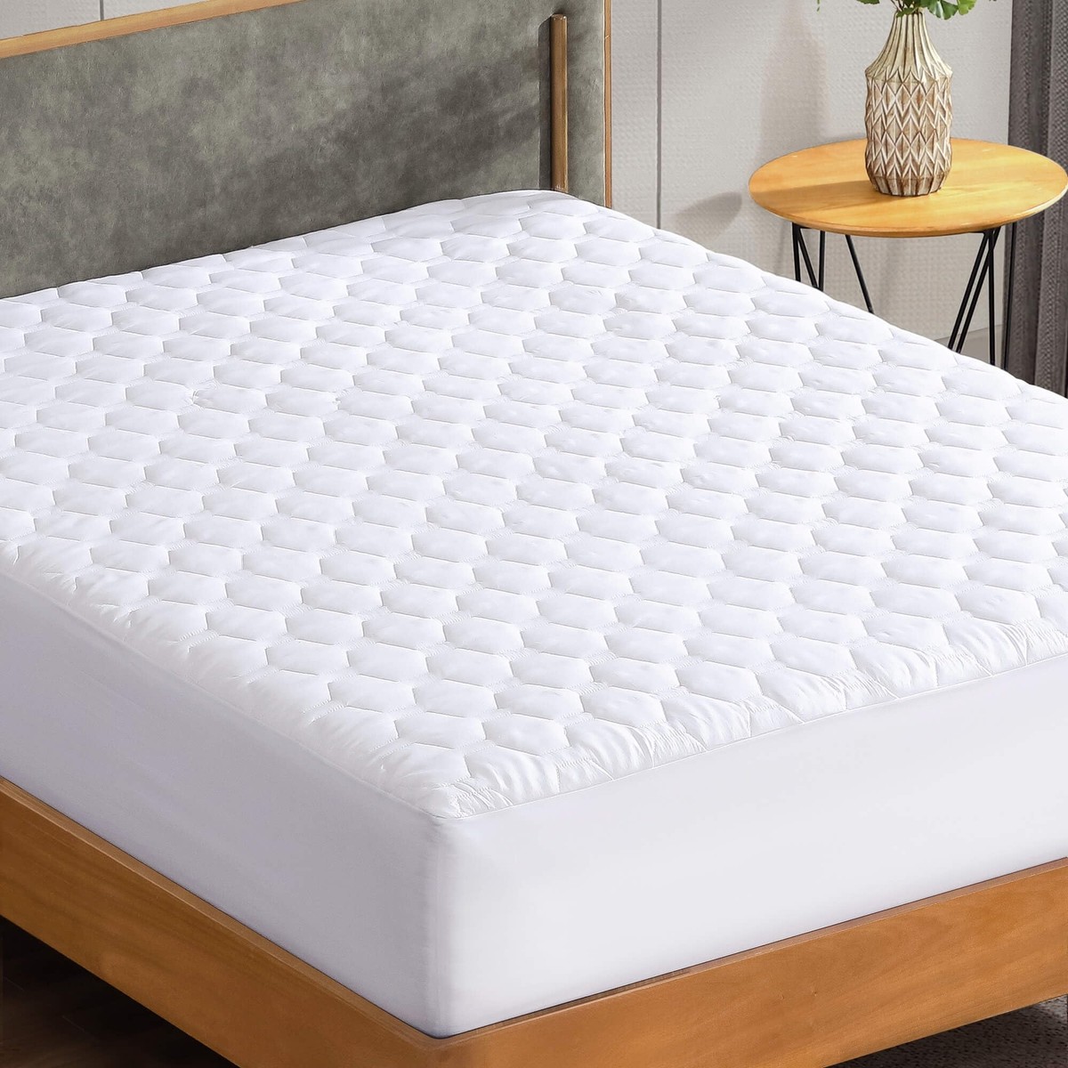 Twin XL Size Mattress Pad Soft Plush and Breatheable Mattress