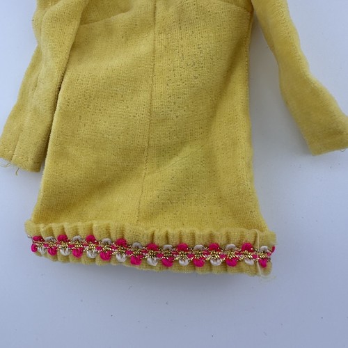 Muñeca Barbie 1969 de colección MOD #1484 traje de vestido amarillo suave - Imagen 5 de 11