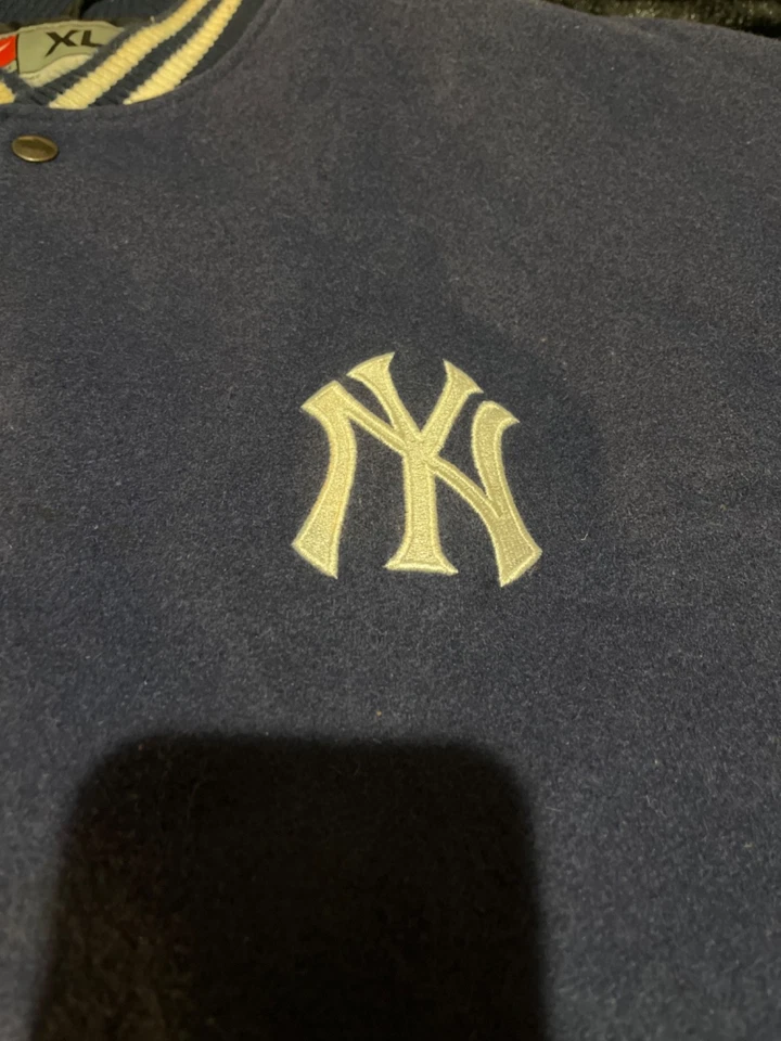 Chaqueta vintage Nike, New York Yankees, letterman cuero y lana talla XL Foto 2 de 4