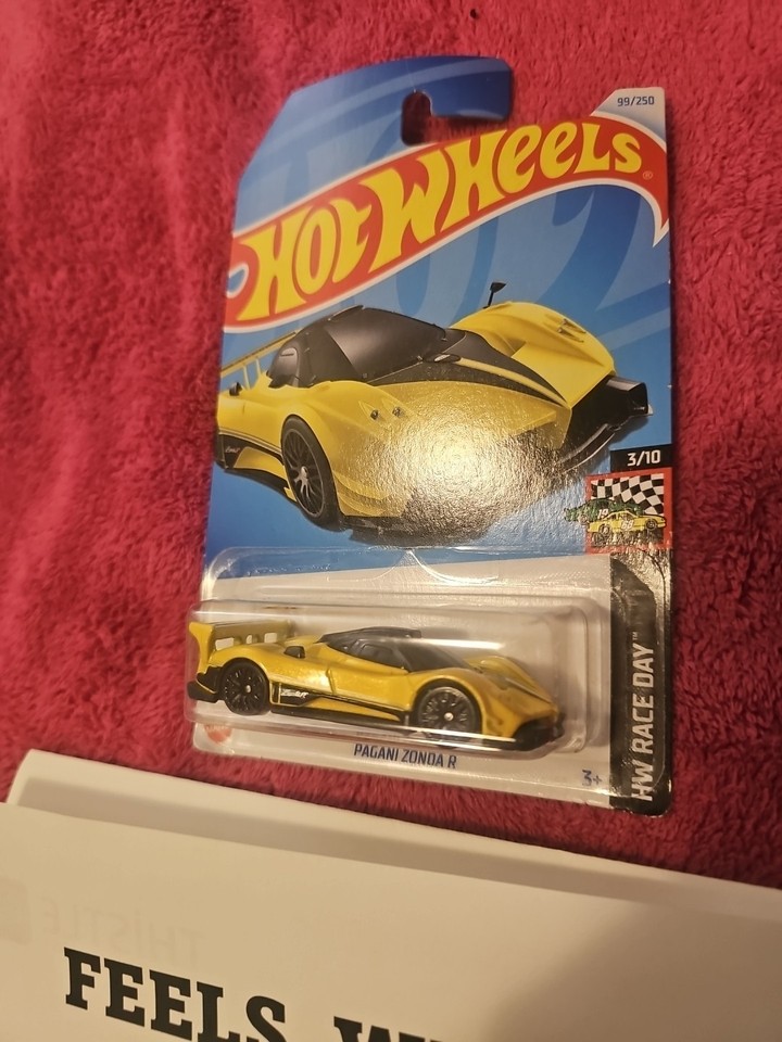 Hot Wheels Pagani Zonda R 2024 - Édition HW RACE DAY - Jaune Métallisé - 99/250