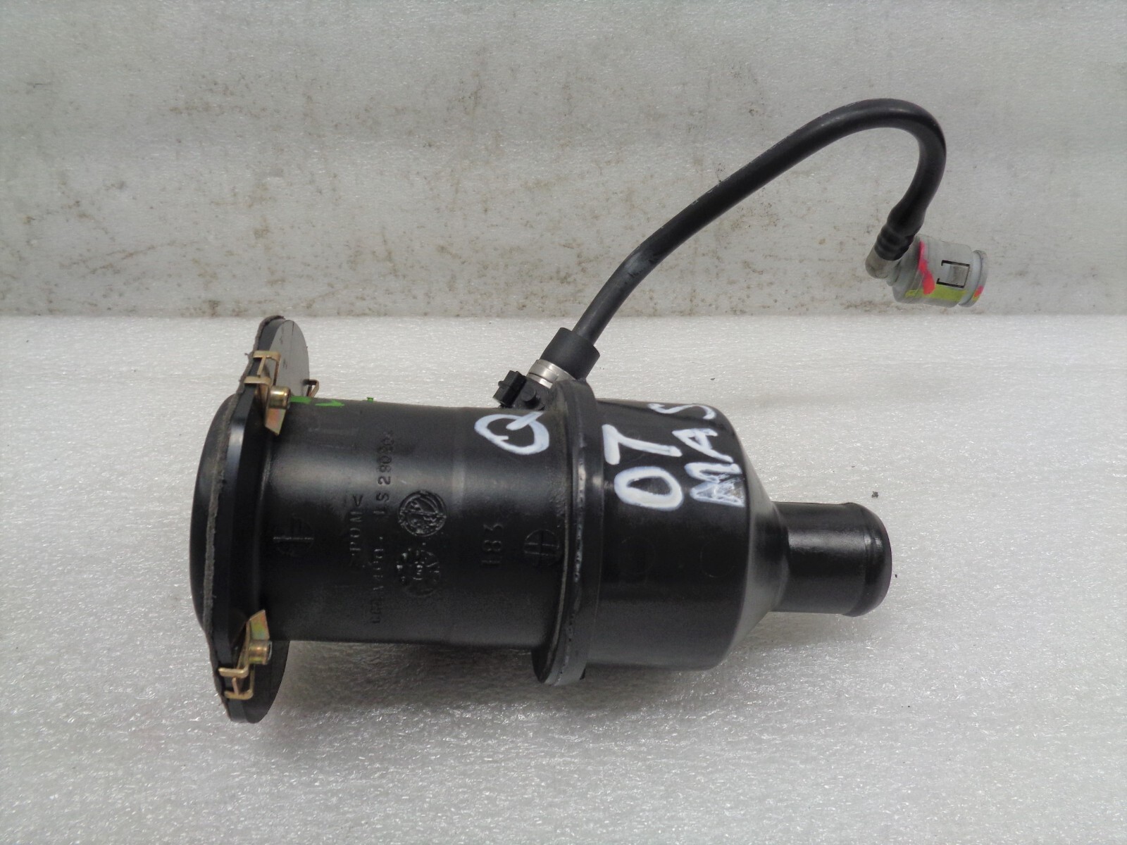 2003-2013 Maserati Quattroporte M139 Fuel Gas Tank Filler Neck OEM AK221010