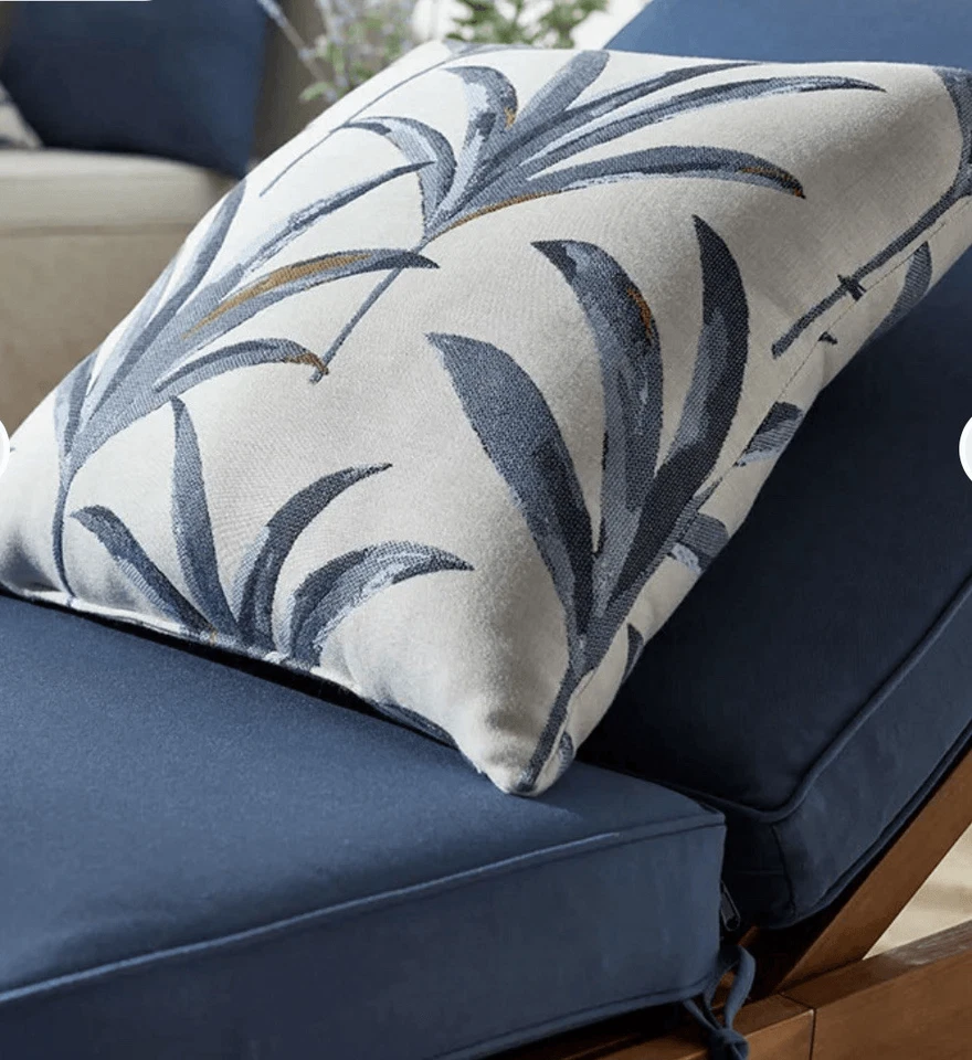 Cojín chaise lounge para sombrilla The Company Store en zafiro 75”x23”x3”. ¡Nuevo! Foto 3 de 4