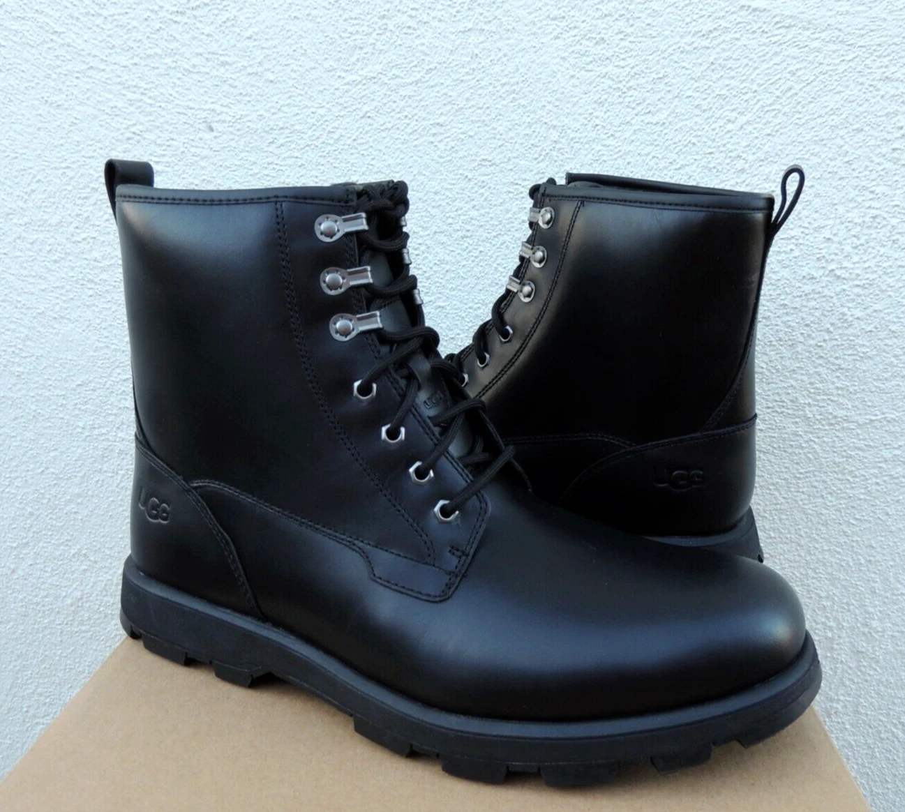 UGG KIRKSON BLACK WATERPROOF LEATHER/ SHEEPWOOL BOOTS, MEN US 12/ EUR 45 ~NIB