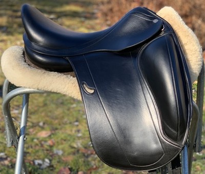 Equipe Emporio Monoflap Dressage Saddle 17'' seat MW/W +2 tree