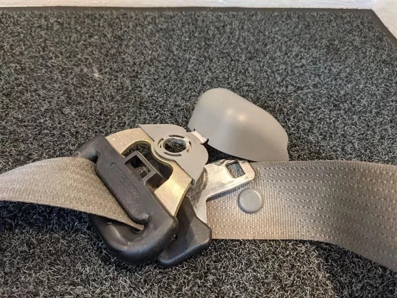 2003-2004 Ford Excursion F250 F350 Left Driver Seat Belt Retractor Assembly Gray Foto 3 de 4