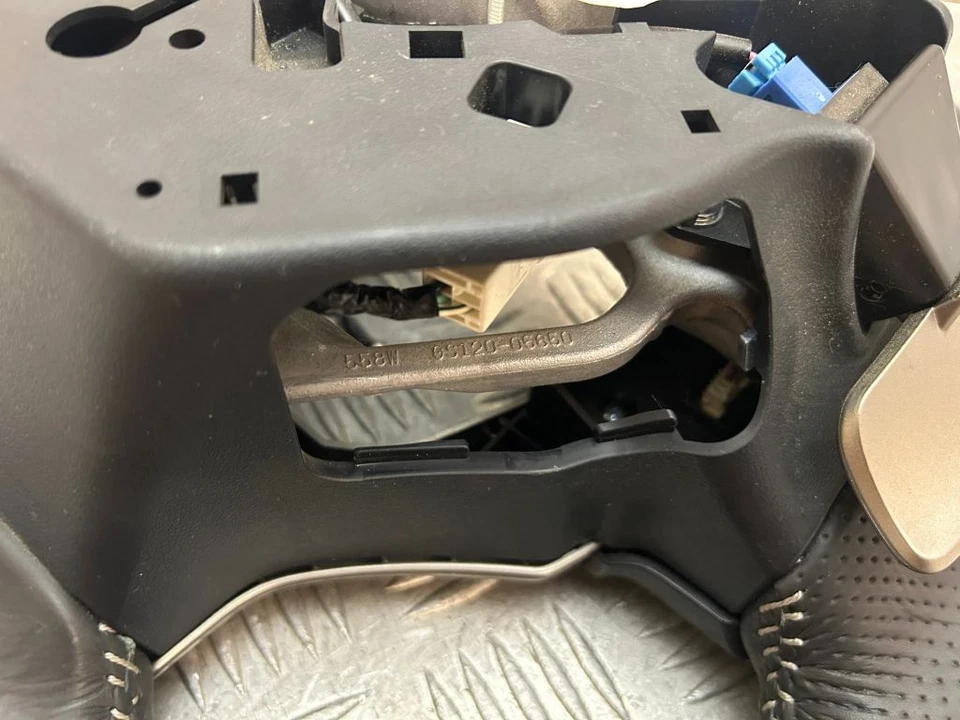 Lexus IS-F 2016 Lenkrad UTO57600 - Bild 2 von 4