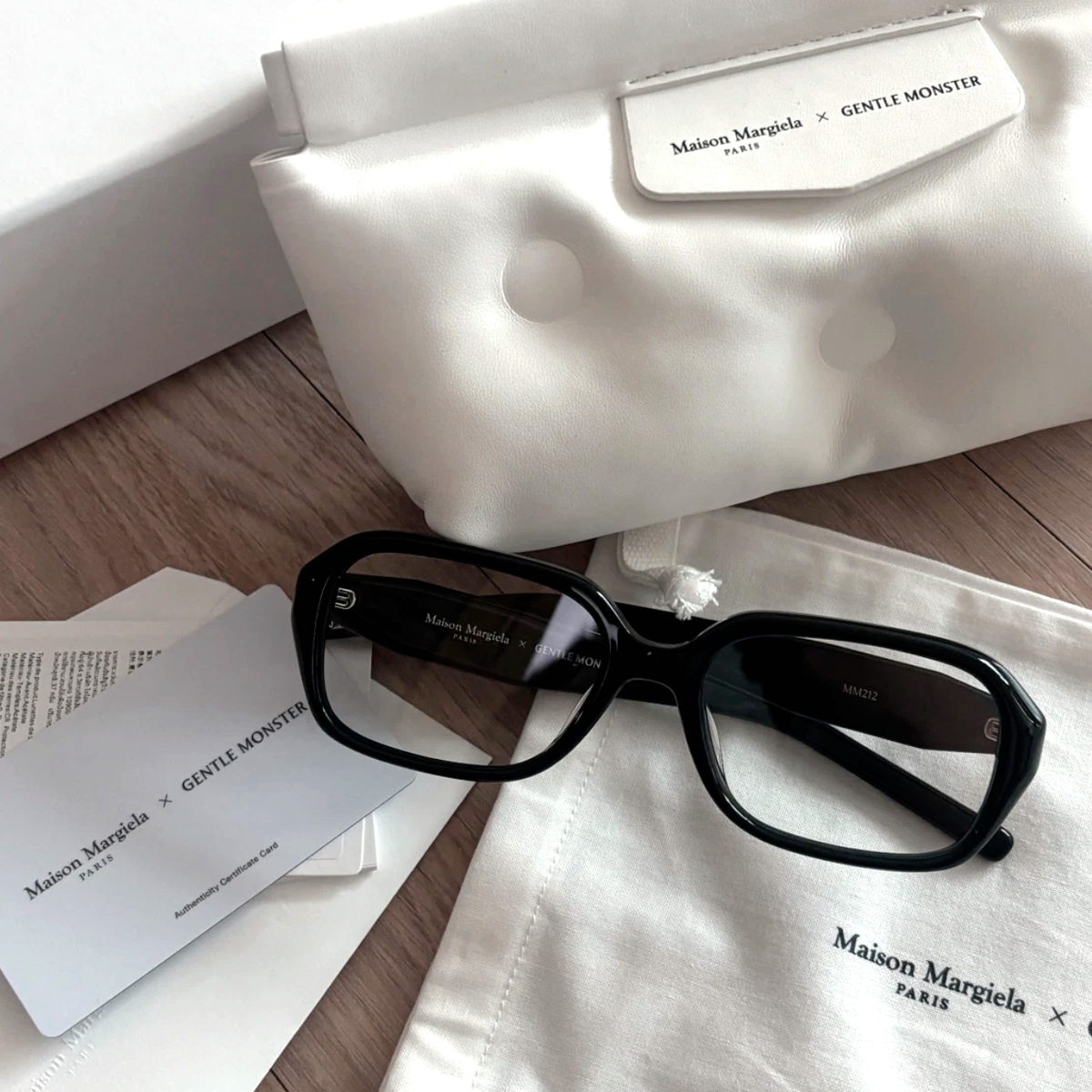 メガネ Gentle Monster x Maison Margiela MM212 Black Clear Gentle Monster x Maison Margiela MM212 Black Clear / 100