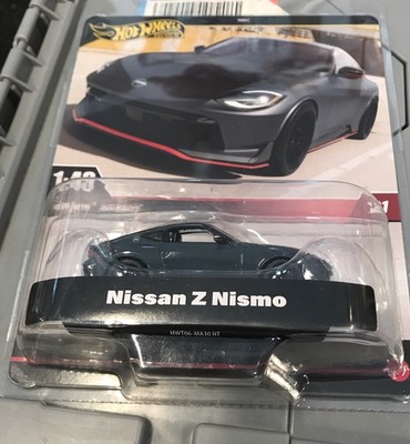 Hot Wheels Premium Metal/Metal Real Riders 1:43 Nissan Z Nismo.  ( T 6 )